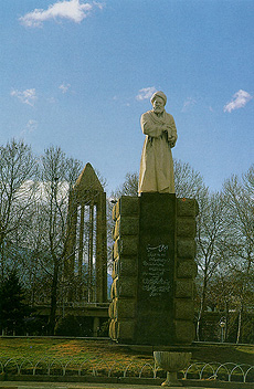Avicenna tudós sírhelye