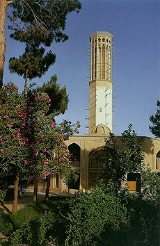 Dowlat Abad kert